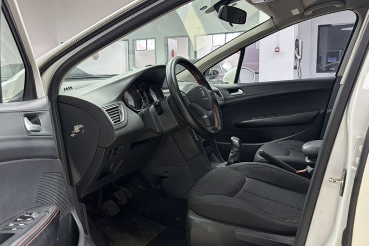 Used Peugeot 308 2014 Enjoy Edition Classic 1.6L Manual YouShang Model Interior 3