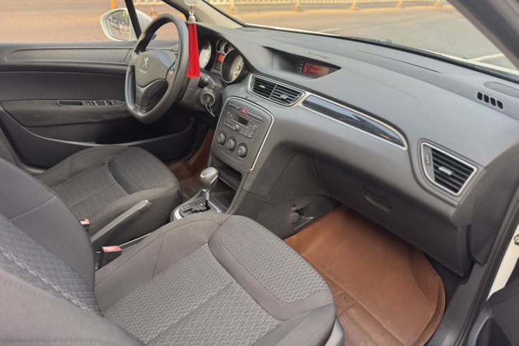 Used Peugeot 308 2014 Enjoy Edition Classic 1.6L Automatic Premium Model Interior 4