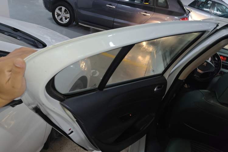 Used Peugeot 308 2014 Enjoy Edition Classic 1.6L Automatic Premium Model Interior 8