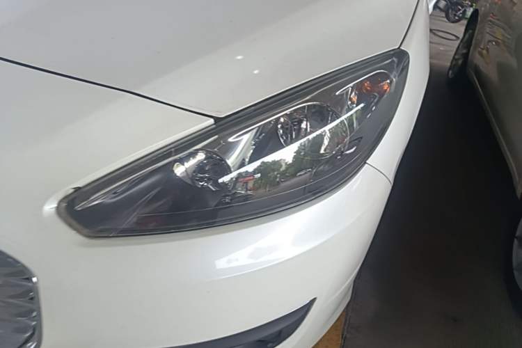 Used Peugeot 308 2014 Enjoy Edition Classic 1.6L Automatic Premium Model Left Front Headlight