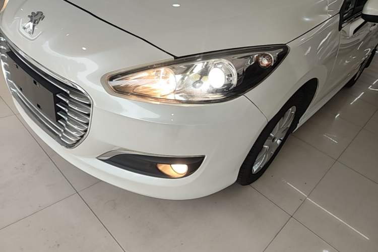 Used Peugeot 308 2014 Enjoy Edition Classic 1.6L Manual YouShang Model Left Front Headlight
