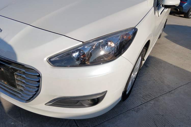 Used Peugeot 308 2014 Enjoy Edition Classic 1.6L Manual YouShang Model Left Front Headlight