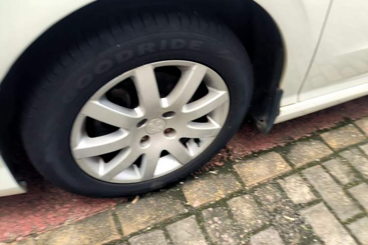 Used Peugeot 308 2014 Enjoy Edition Classic 1.6L Automatic Premium Model Left Front Wheel Hub