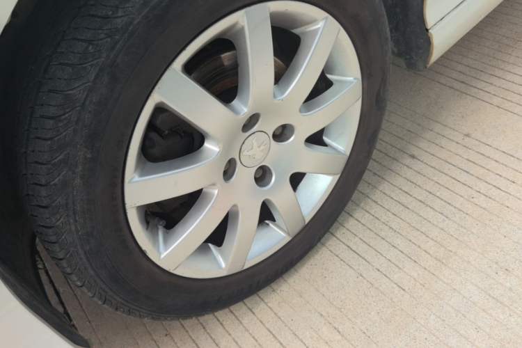 Used Peugeot 308 2014 Enjoyment Edition Classic 1.6L Automatic Fashion Model Left Front Wheel Hub