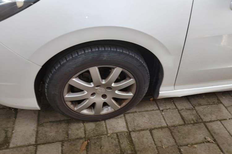 Used Peugeot 308 2014 Enjoy Edition Classic 1.6L Manual YouShang Model Left Front Wheel Hub