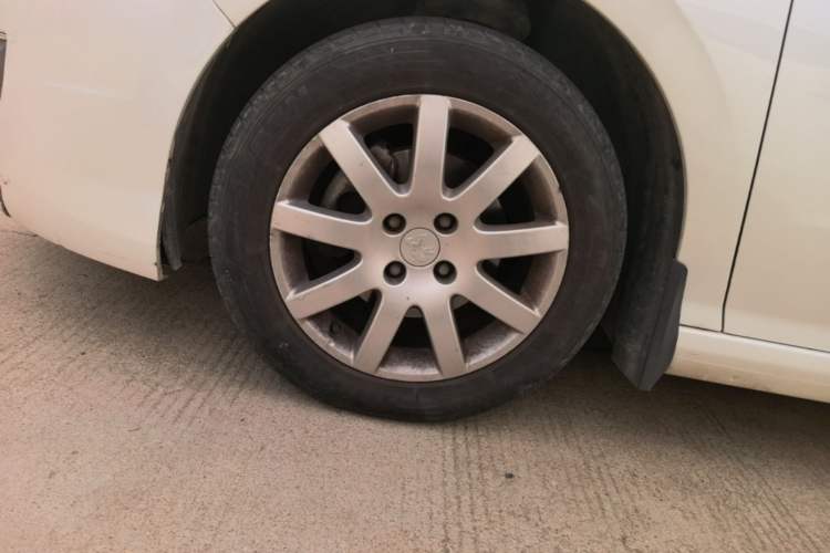 Used Peugeot 308 2014 Enjoy Edition Classic 1.6L Manual YouShang Model Left Front Wheel Hub