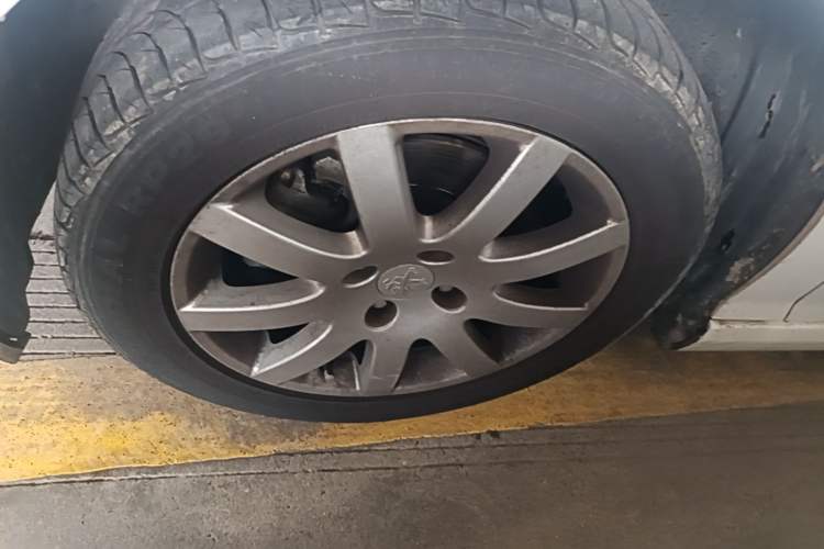 Used Peugeot 308 2014 Enjoy Edition Classic 1.6L Automatic Premium Model Left Front Wheel Hub