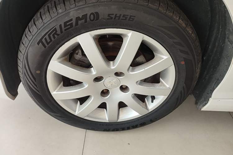Used Peugeot 308 2014 Enjoy Edition Classic 1.6L Manual YouShang Model Left Front Wheel Hub