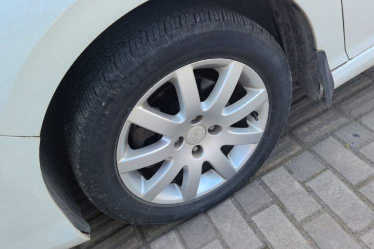 Used Peugeot 308 2014 Enjoy Edition Classic 1.6L Manual YouShang Model Left Front Wheel Hub