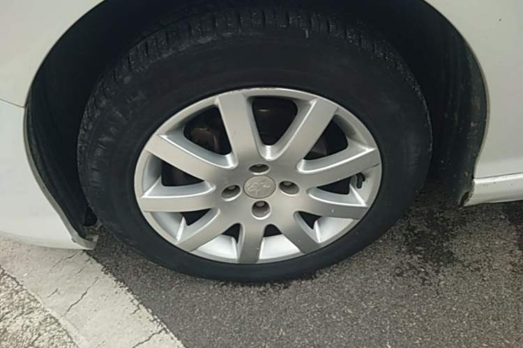 Used Peugeot 308 2014 Enjoy Edition Classic 1.6L Automatic Premium Model Left Front Wheel Hub