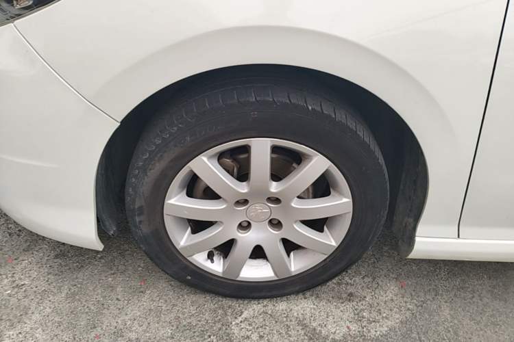 Used Peugeot 308 2014 Enjoy Edition Classic 1.6L Manual YouShang Model Left Front Wheel Hub