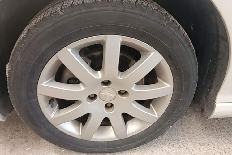 Used Peugeot 308 2014 Enjoyment Edition Classic 1.6L Automatic Fashion Model Left Front Wheel Hub