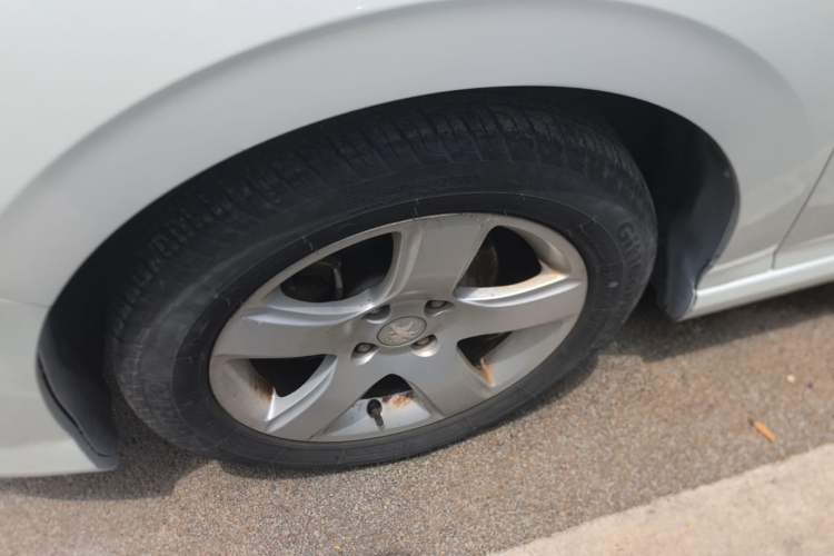 Used Peugeot 308 2014 Enjoy Edition Classic 1.6L Automatic Premium Model Left Front Wheel Hub