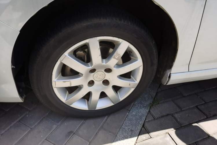 Used Peugeot 308 2014 Enjoy Edition Classic 1.6L Automatic Premium Model Left Front Wheel Hub