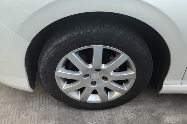 Used Peugeot 308 2014 Enjoy Edition Classic 1.6L Manual YouShang Model Left Front Wheel Hub