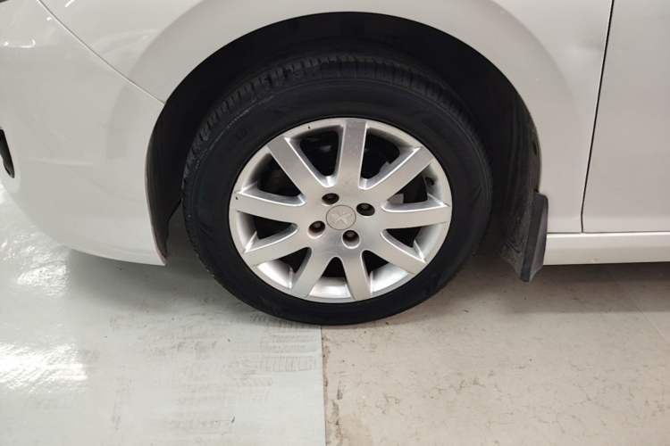 Used Peugeot 308 2014 Enjoyment Edition Classic 1.6L Automatic Fashion Model Left Front Wheel Hub