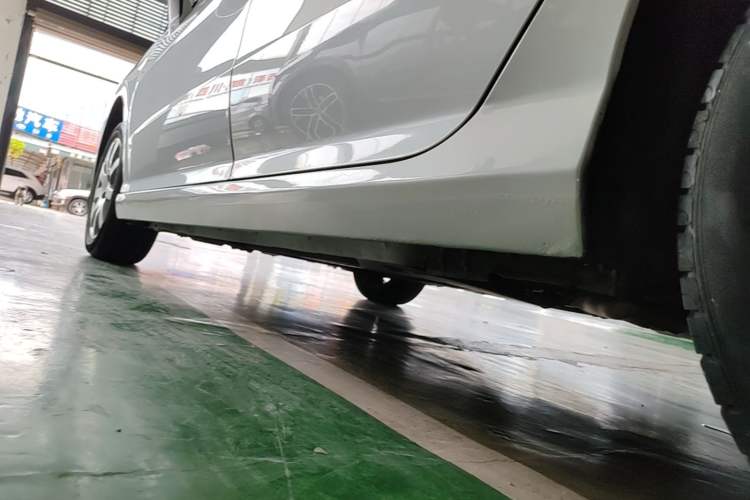 Used Peugeot 308 2014 Enjoyment Edition Classic 1.6L Automatic Fashion Model Left Side Sill