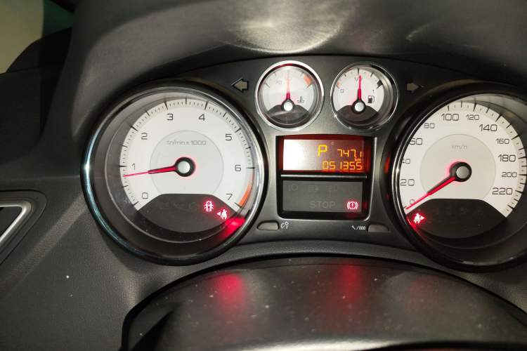 Used Peugeot 308 2014 Enjoy Edition Classic 1.6L Automatic Premium Model Odometer Close Up