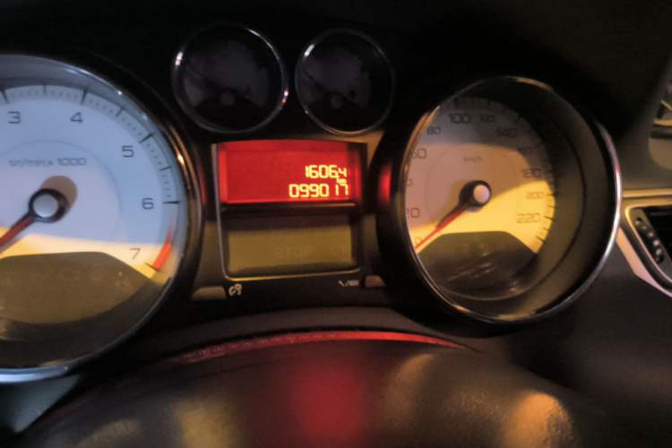 Used Peugeot 308 2014 Enjoy Edition Classic 1.6L Automatic Premium Model Odometer Close Up