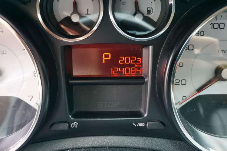 Used Peugeot 308 2014 Enjoy Edition Classic 1.6L Automatic Premium Model Odometer Close Up