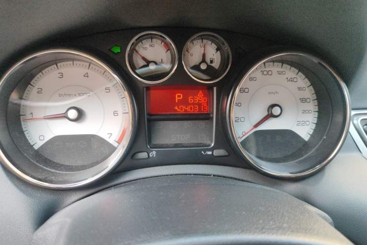 Used Peugeot 308 2014 Enjoy Edition Classic 1.6L Automatic Premium Model Odometer Close Up