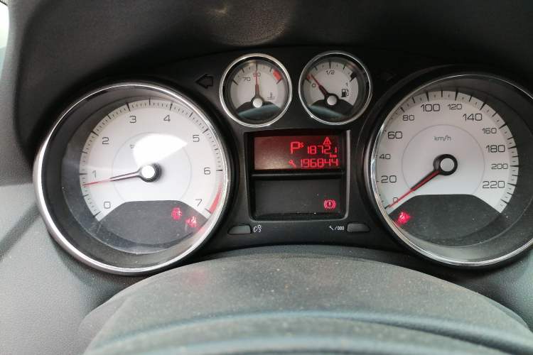 Used Peugeot 308 2014 Enjoy Edition Classic 1.6L Automatic Premium Model Odometer Close Up