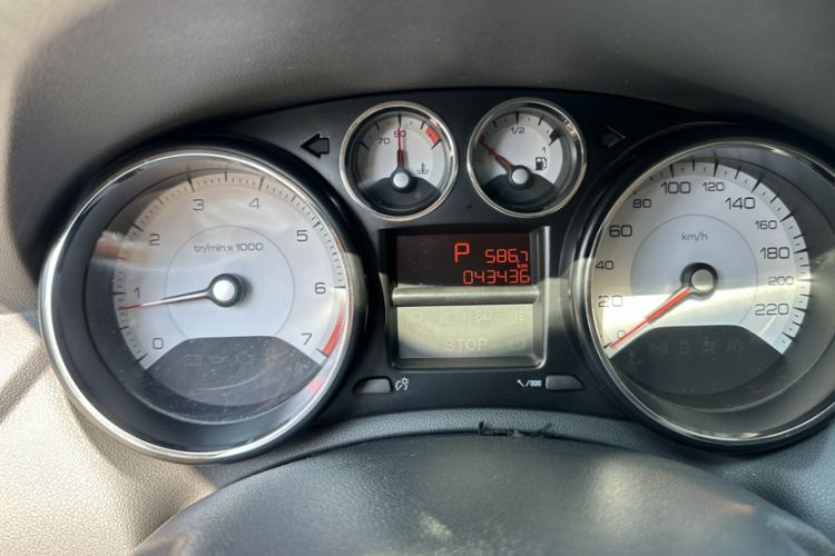Used Peugeot 308 2014 Enjoy Edition Classic 1.6L Automatic Premium Model Odometer Close Up