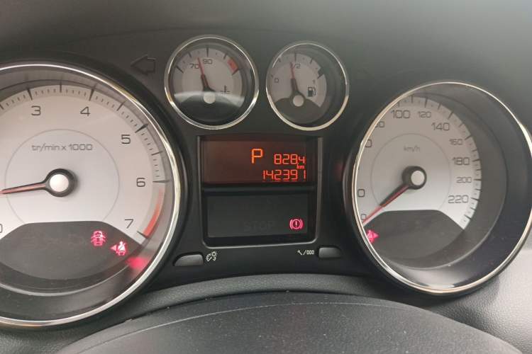 Used Peugeot 308 2014 Enjoy Edition Classic 1.6L Automatic Premium Model Odometer Close Up