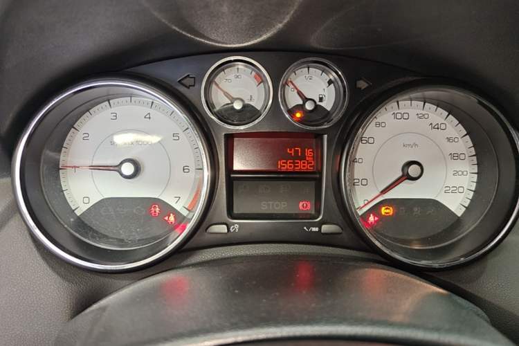 Used Peugeot 308 2014 Enjoy Edition Classic 1.6L Manual YouShang Model Odometer Close Up
