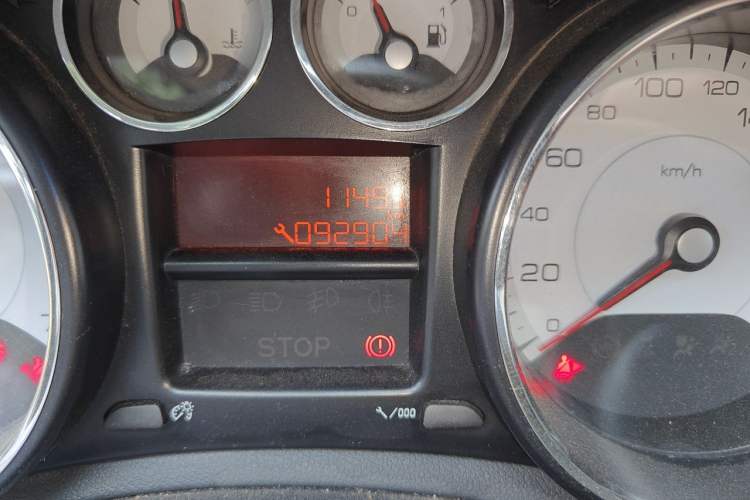 Used Peugeot 308 2014 Enjoy Edition Classic 1.6L Manual YouShang Model Odometer Close Up