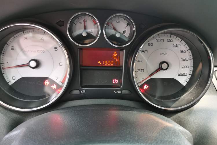 Used Peugeot 308 2014 Enjoy Edition Classic 1.6L Manual YouShang Model Odometer Close Up