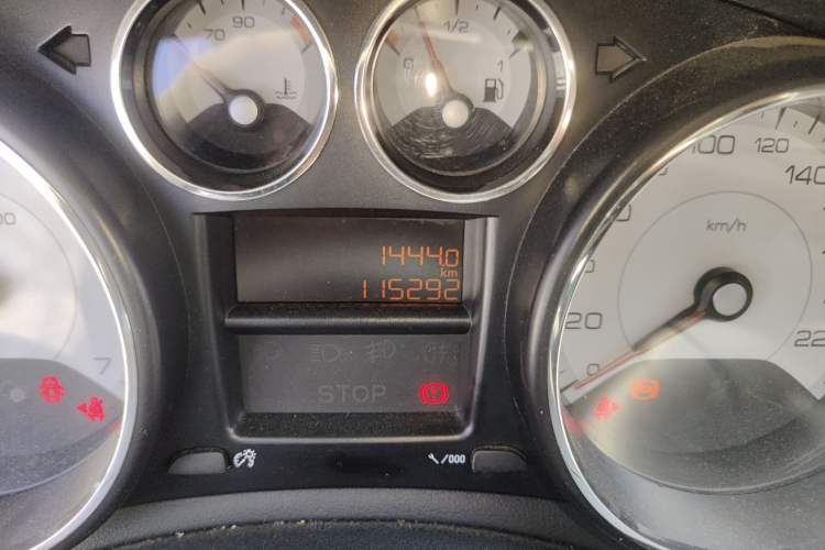 Used Peugeot 308 2014 Enjoy Edition Classic 1.6L Manual YouShang Model Odometer Close Up