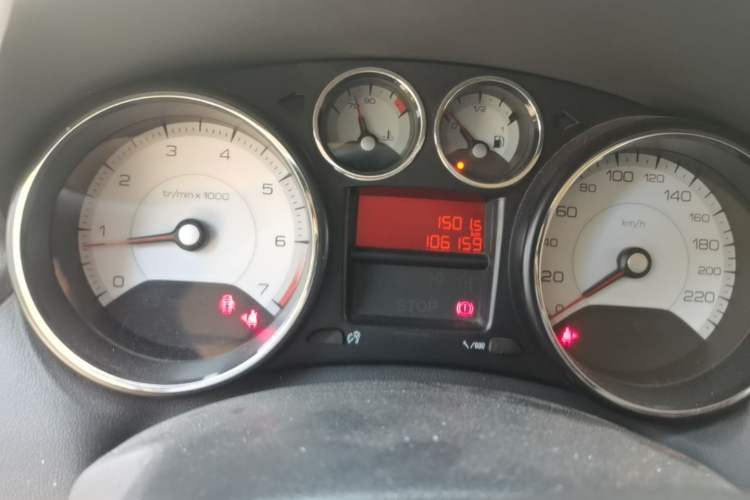 Used Peugeot 308 2014 Enjoy Edition Classic 1.6L Manual YouShang Model Odometer Close Up