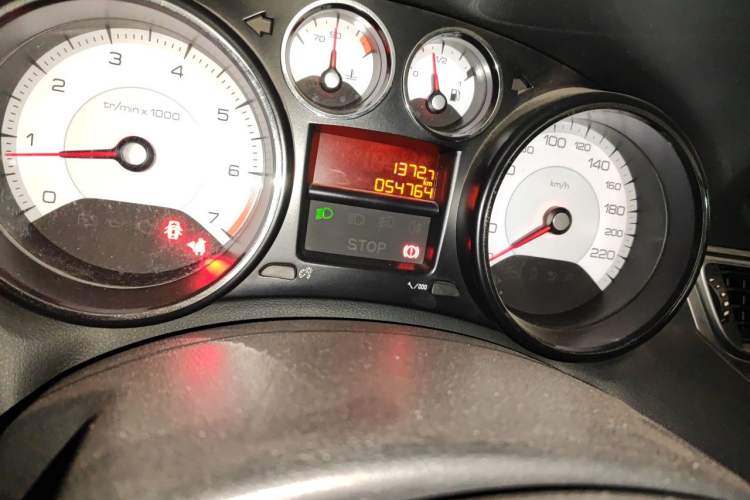 Used Peugeot 308 2014 Enjoy Edition Classic 1.6L Manual Fashion Model Odometer Close Up