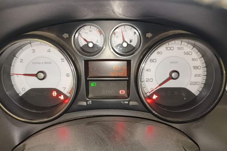 Used Peugeot 308 2014 Enjoy Edition Classic 1.6L Manual YouShang Model Odometer Close Up