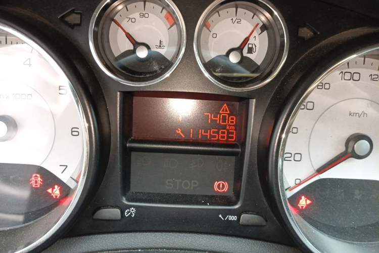 Used Peugeot 308 2014 Enjoy Edition Classic 1.6L Automatic Premium Model Odometer Close Up