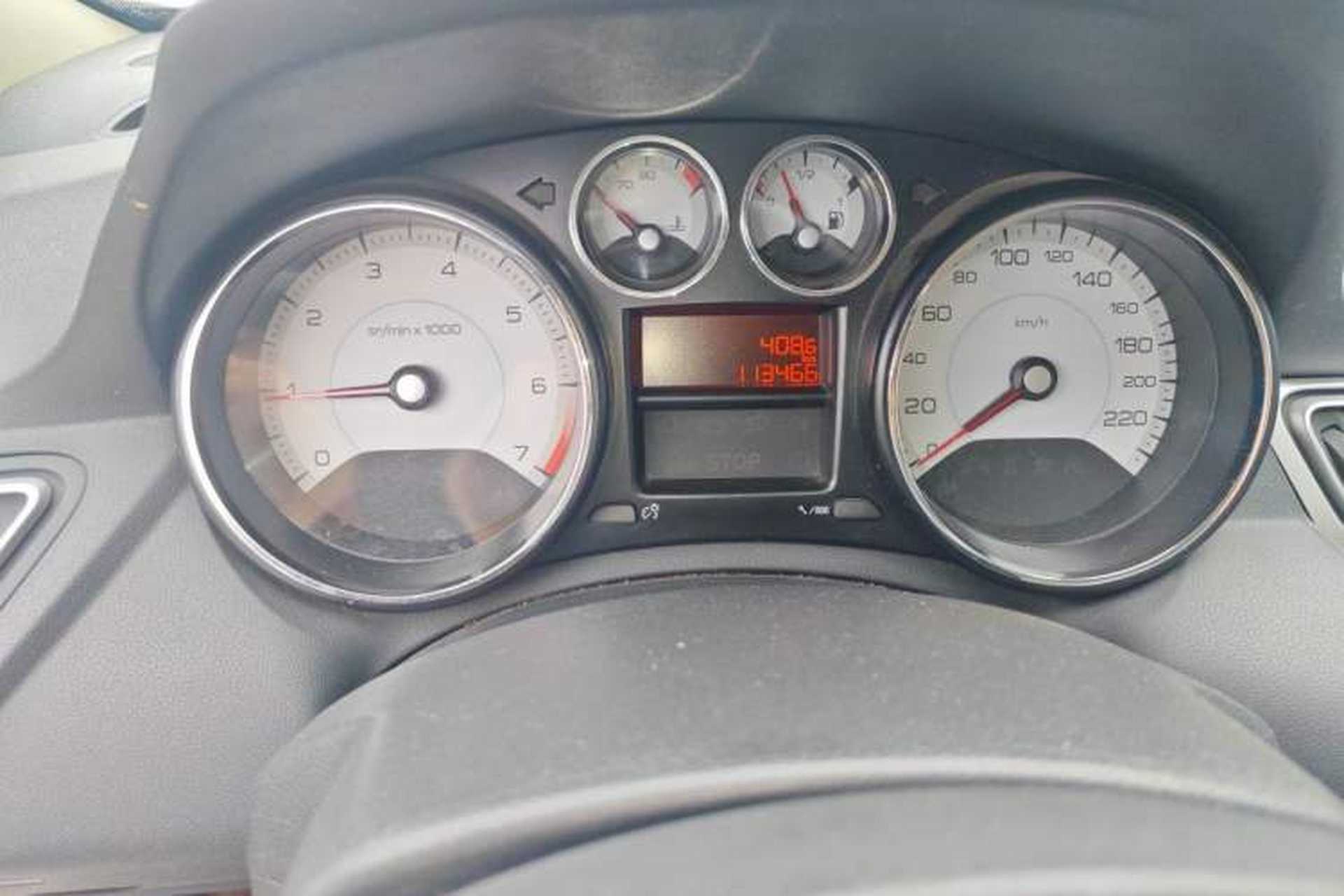 Used Peugeot 308 2014 Enjoy Edition Classic 1.6L Manual YouShang Model Odometer Close Up