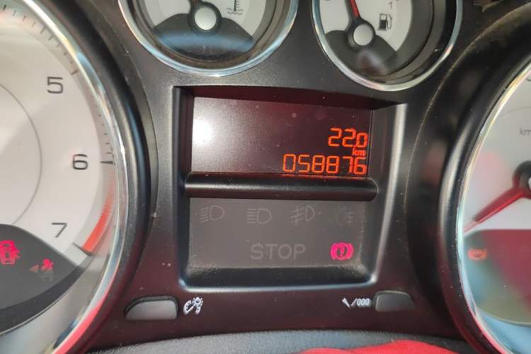 Used Peugeot 308 2014 Enjoy Edition Classic 1.6L Manual Fashion Model Odometer Close Up