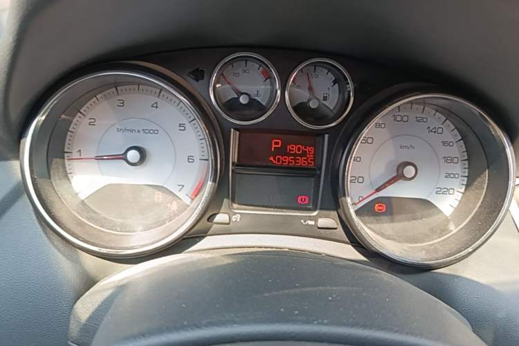 Used Peugeot 308 2014 Enjoy Edition Classic 1.6L Automatic Premium Model Odometer Close Up