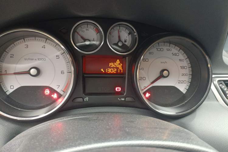 Used Peugeot 308 2014 Enjoy Edition Classic 1.6L Manual YouShang Model Odometer Close Up