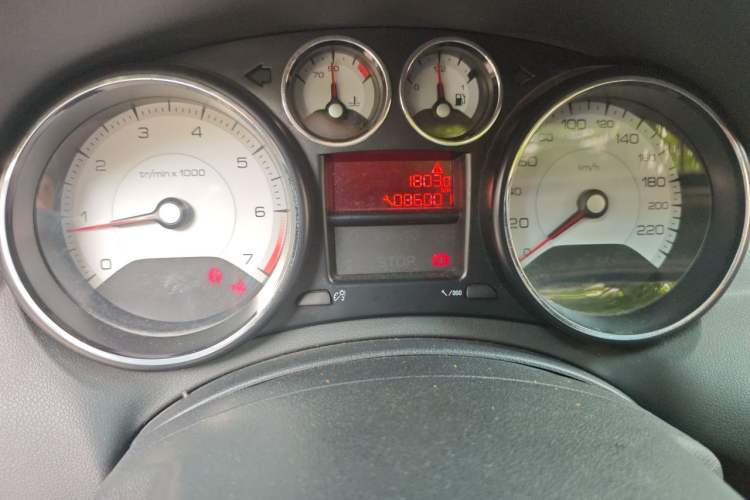 Used Peugeot 308 2014 Enjoy Edition Classic 1.6L Manual Fashion Model Odometer Close Up