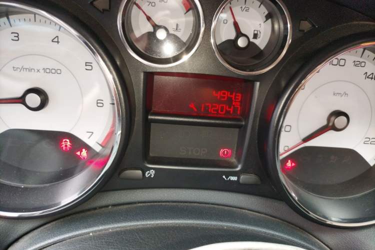 Used Peugeot 308 2014 Enjoy Edition Classic 1.6L Manual YouShang Model Odometer Close Up