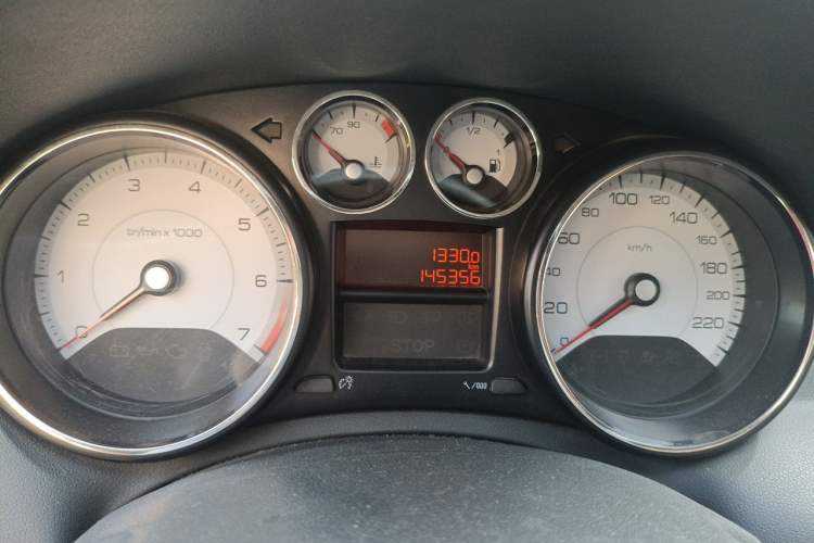 Used Peugeot 308 2014 Enjoy Edition Classic 1.6L Manual YouShang Model Odometer Close Up