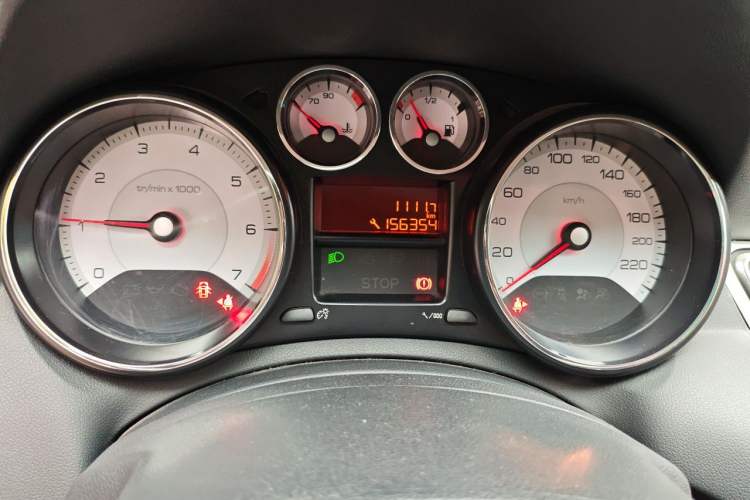 Used Peugeot 308 2014 Enjoy Edition Classic 1.6L Manual YouShang Model Odometer Close Up