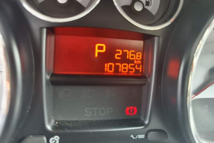 Used Peugeot 308 2014 Enjoyment Edition Classic 1.6L Automatic Fashion Model Odometer Close Up