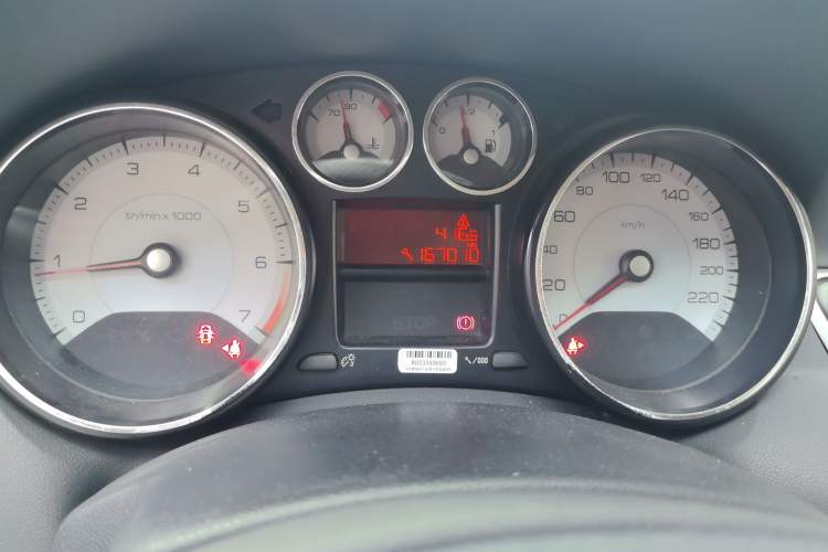 Used Peugeot 308 2014 Enjoy Edition Classic 1.6L Manual YouShang Model Odometer Close Up