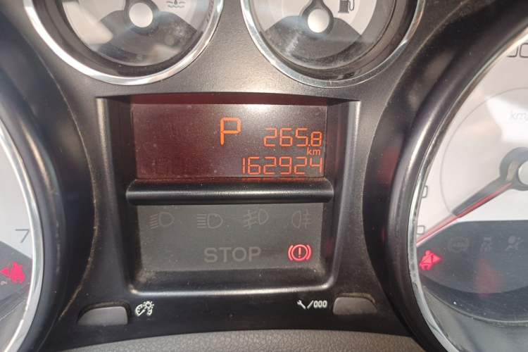 Used Peugeot 308 2014 Enjoy Edition Classic 1.6L Automatic Premium Model Odometer Close Up
