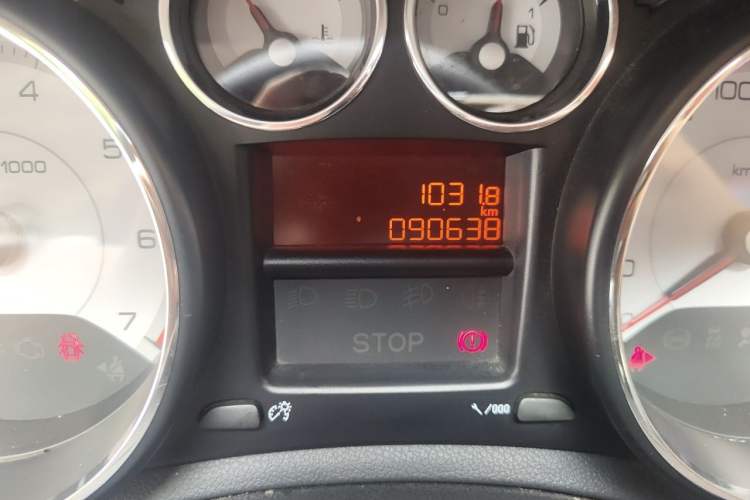 Used Peugeot 308 2014 Enjoy Edition Classic 1.6L Manual Fashion Model Odometer Close Up