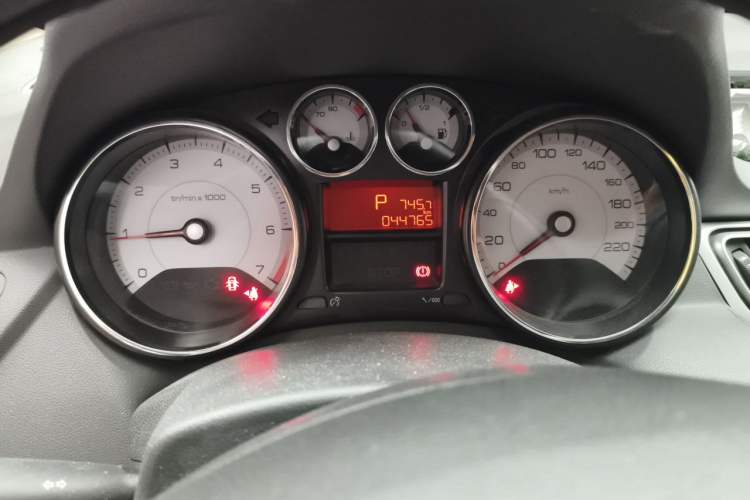 Used Peugeot 308 2014 Enjoy Edition Classic 1.6L Automatic Premium Model Odometer Close Up