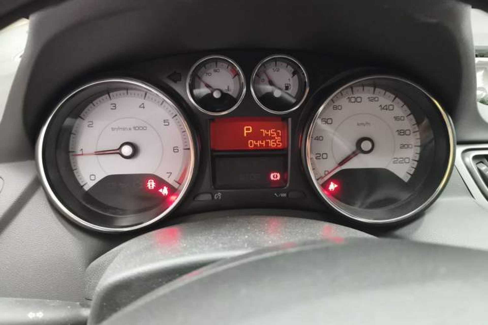 Used Peugeot 308 2014 Enjoy Edition Classic 1.6L Automatic Premium Model Odometer Close Up